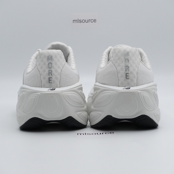 NEW XWIDE 4E Men's New Balance Fresh Foam X More v5 Sneakers MMORLW5 - Picture 3 of 9